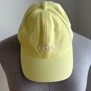 Levi's Yellow Cap